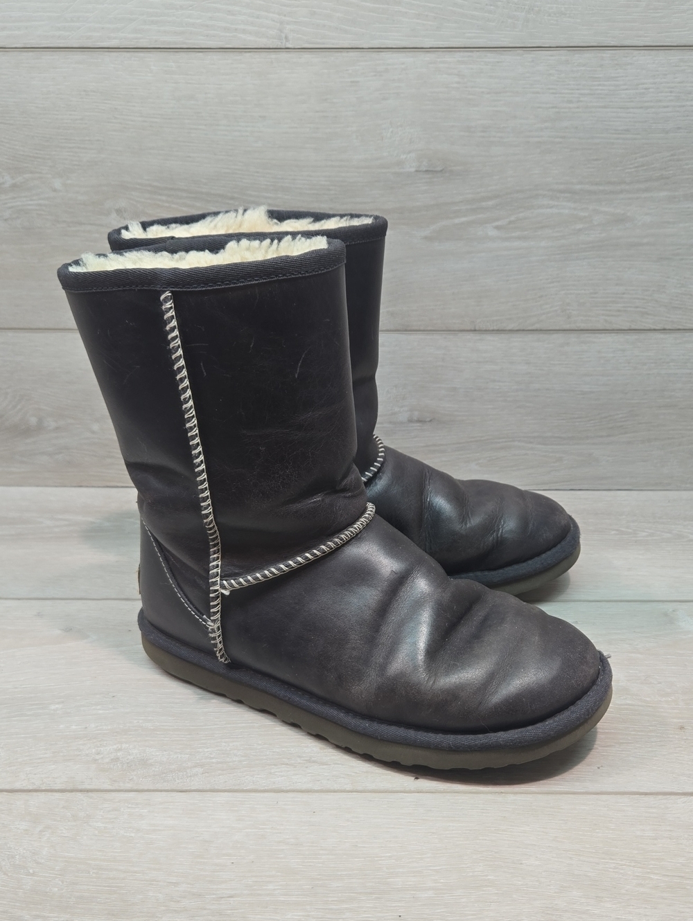 UGG Australia Women Leather Navy Short Stitch-Trim Boots Shoes Sz 7